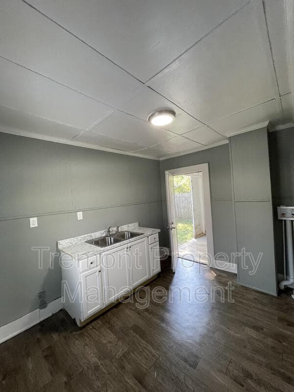 Rossville House: 714 Henderson Avenue