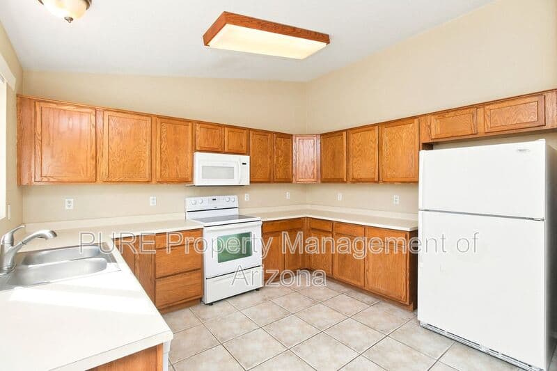 Gilbert House: 507 W Horseshoe Ave