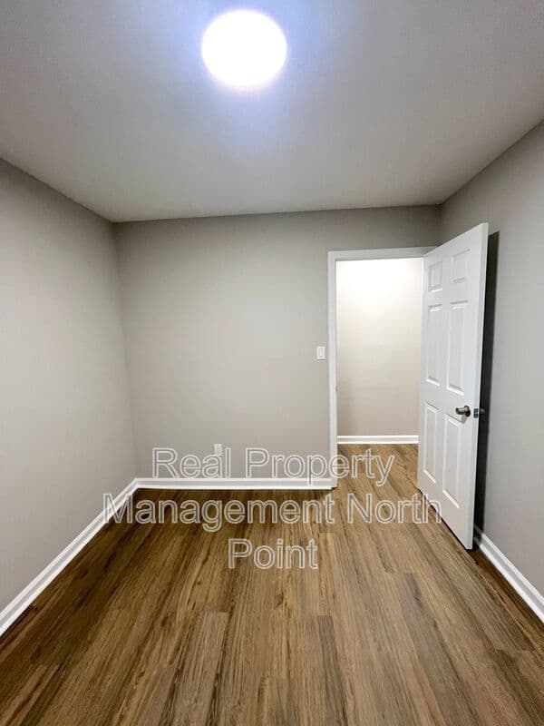 College Park Condo: 5843 Summerglen Ln