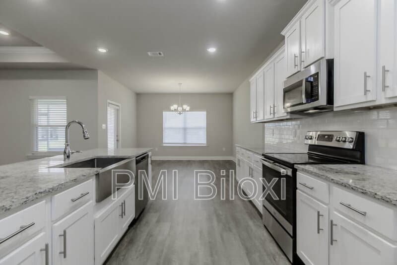 Ocean Springs House: 1208 Carraway Cove