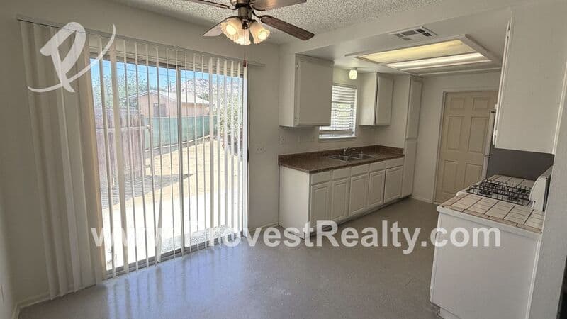 Apple Valley House: 20236 Pawhuska Rd