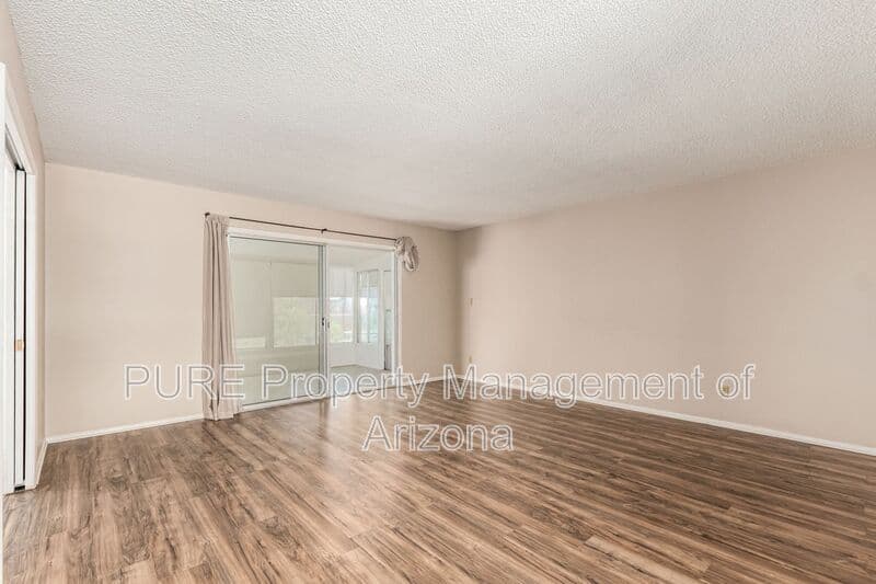 Mesa House: 5801 E Casper Rd
