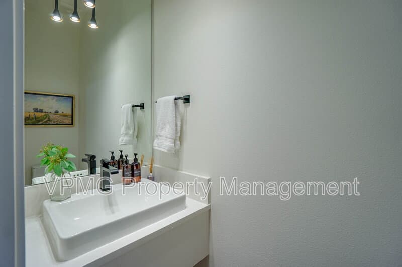 Camas Townhome: 4733 Southeast Ascension Drive