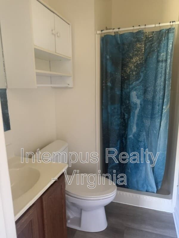 Warrenton Townhome: 410 Forest Ct