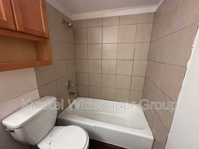 Swansea Condo: 1803-4 Jamestown Road