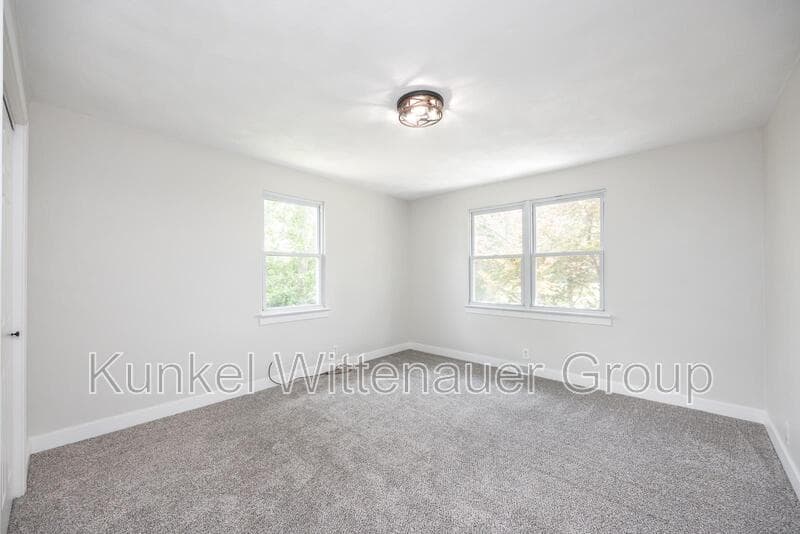 Red Bud House: 9355 IL-3