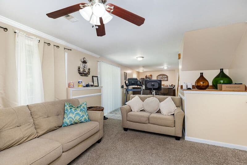 Fredericksburg House: 11814 Gardenia Dr