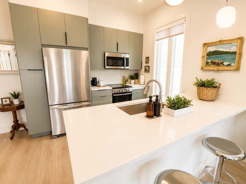 Savannah Condo: 2613 Montgomery Street