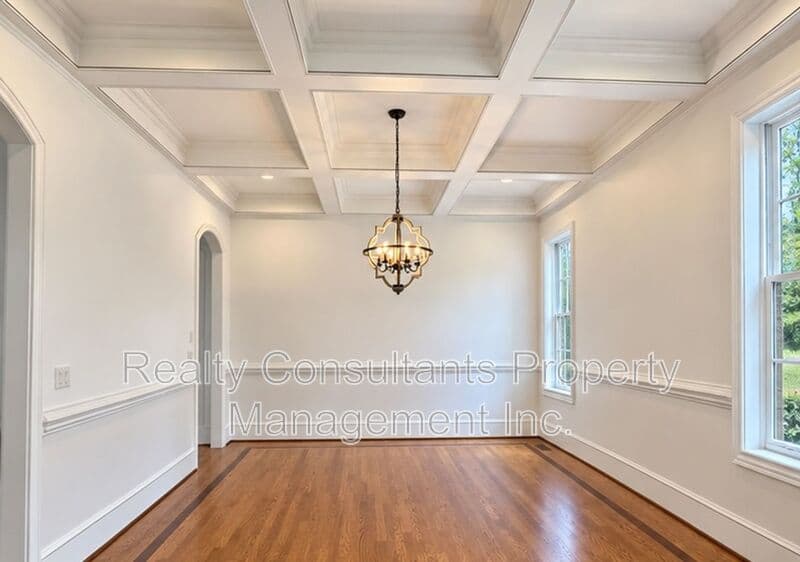 Summerfield House: 7517 Henson Forest Drive