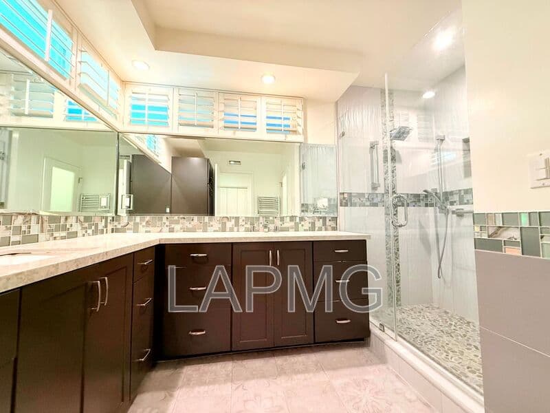 Los Angeles House: 5500 Shenandoah Avenue