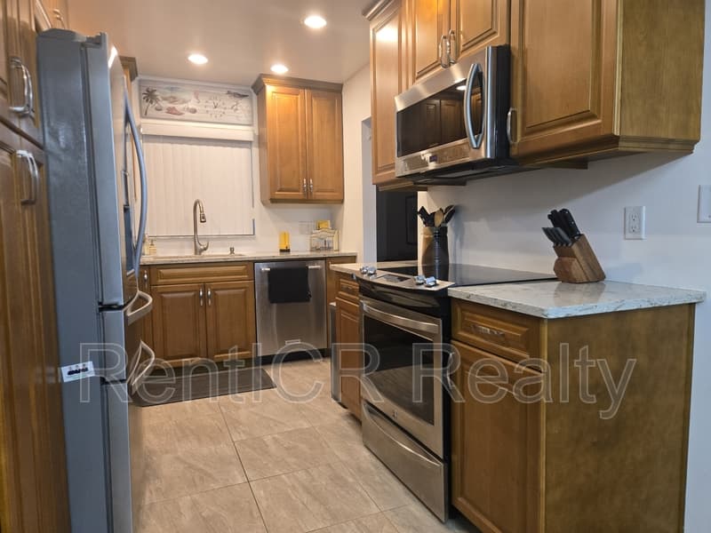 Largo Condo: 14255 Rosemary Lane