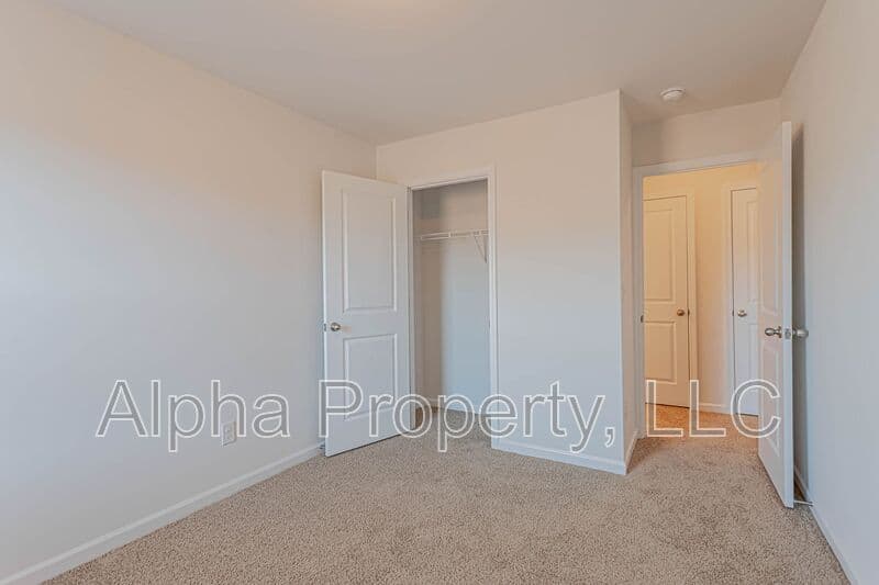 Greer Townhome: 30 Moorlyn Ln