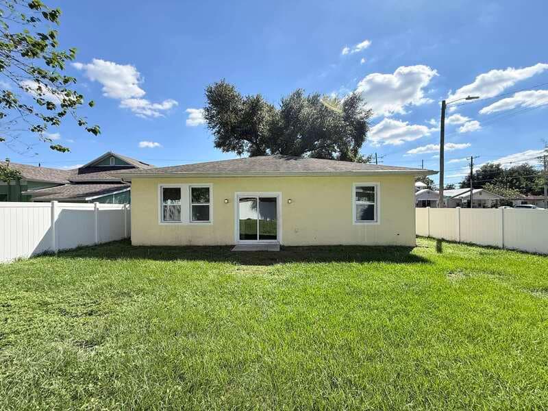 Tampa House: 3401 North Avenida Republica de Cuba
