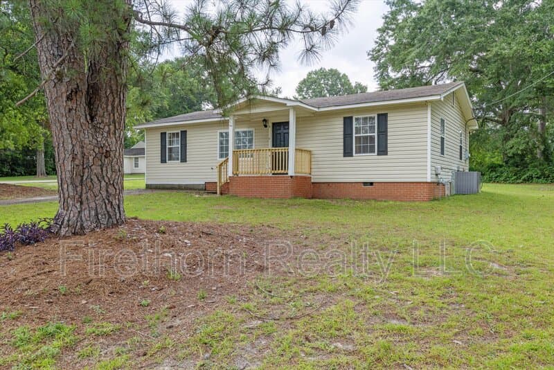 Augusta House: 2140 Veterans Drive