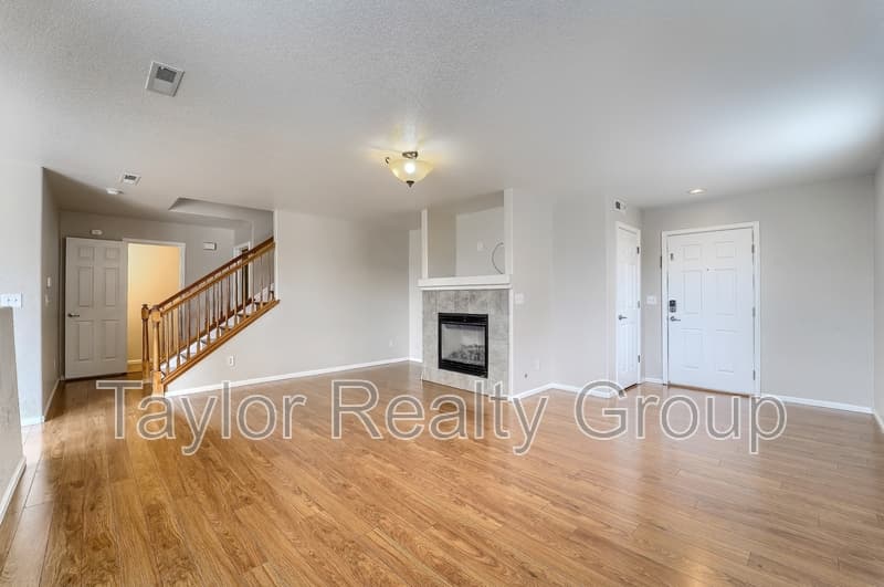 Lochbuie House: 851 Ponderosa Lane