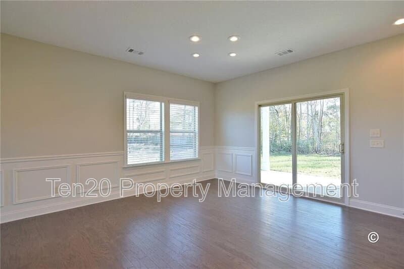 Smiths Station House: 128 Lee Road 2216