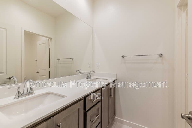 Temecula House: 32416 Tannat Drive Temecula