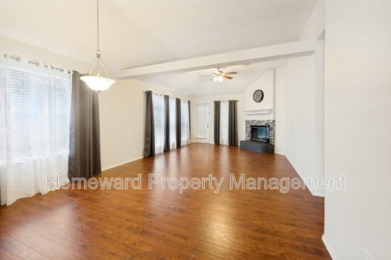 Fort Worth House: 3625 Garden Springs Drive