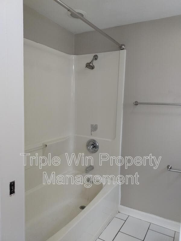 St. Louis House: 236 Wachtel Ave