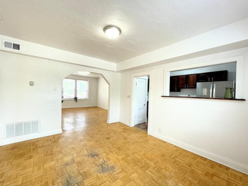 St Louis Condo: 7202 Lyndover Pl