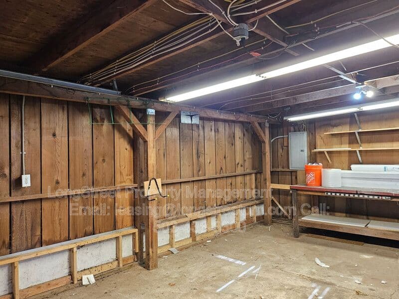 Portland House: 622 SE 137th Ave