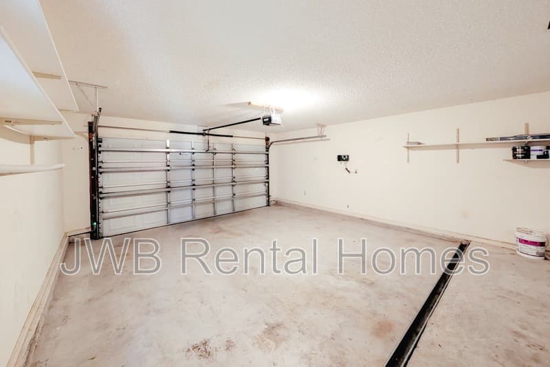 Jacksonville House: 4483 Cobblefield Cir E