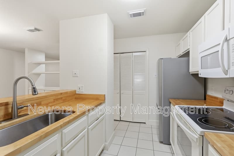Spring Townhome: 28 Sawmill Grove Lane - 1