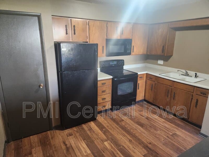 Waukee Condo: 450 Laurel St