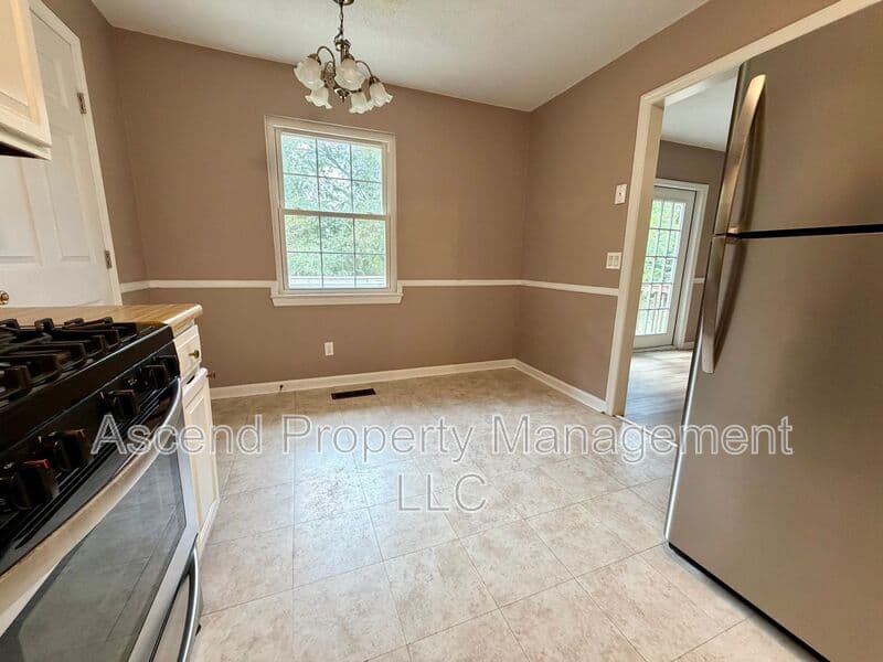 Ooltewah House: 5428 Country Village Dr