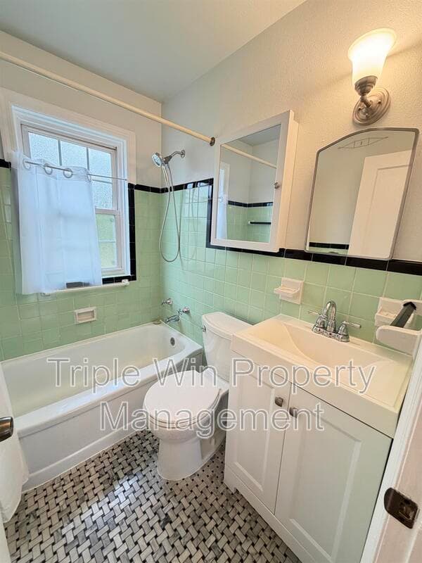 FLORISSANT House: 1150 S NEW FLORISSANT RD
