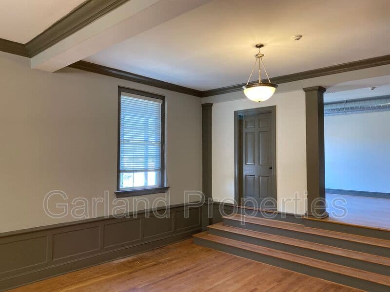 Roanoke House: 821 Salem Ave SW