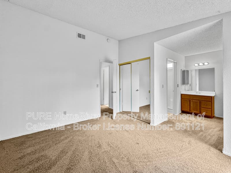 Sacramento House: 4250 Red Deer Way