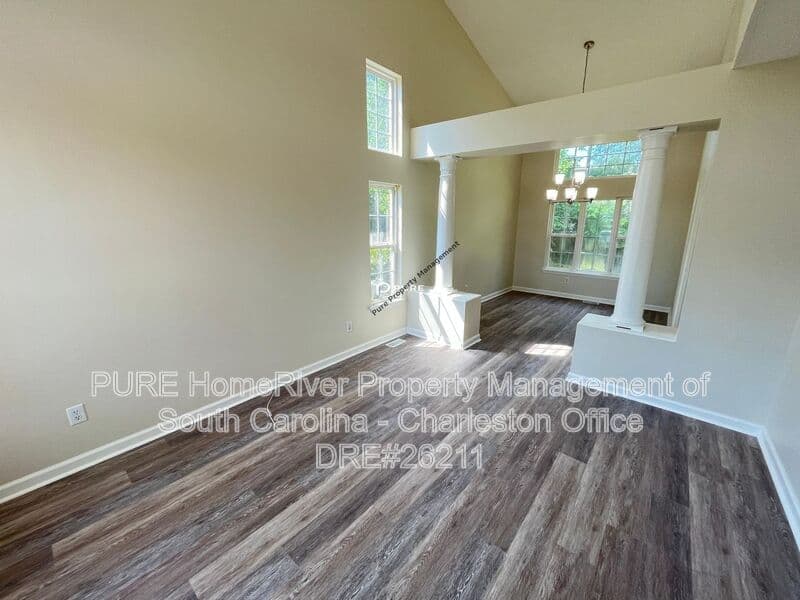 Ladson House: 180 Ponderosa Dr