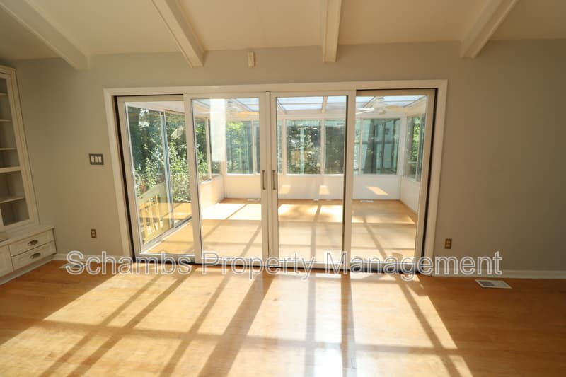Cary House: 105 Cameron Ct