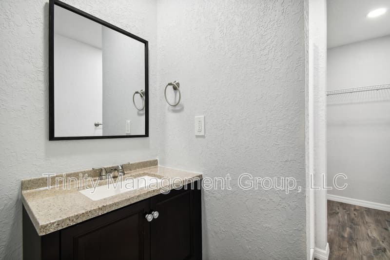 Dunedin House: 1051 Dogwood Drive - Room 4