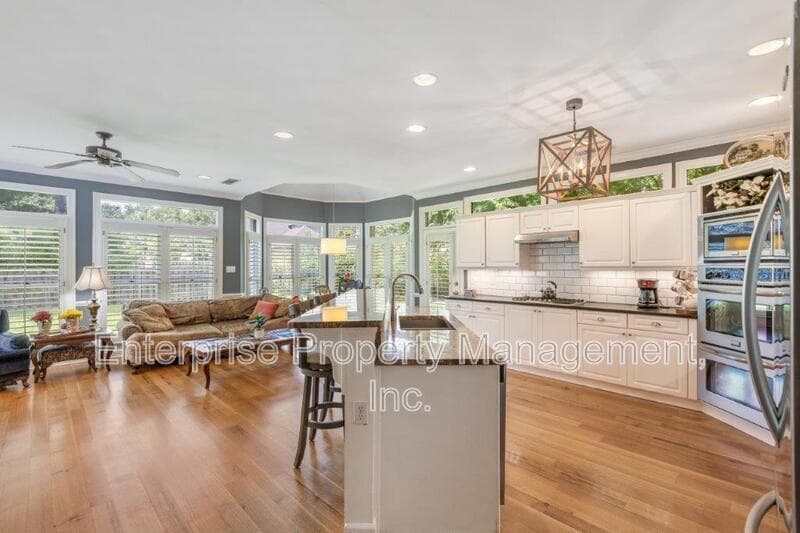 Collierville House: 10290 Shrewsbury Run Way