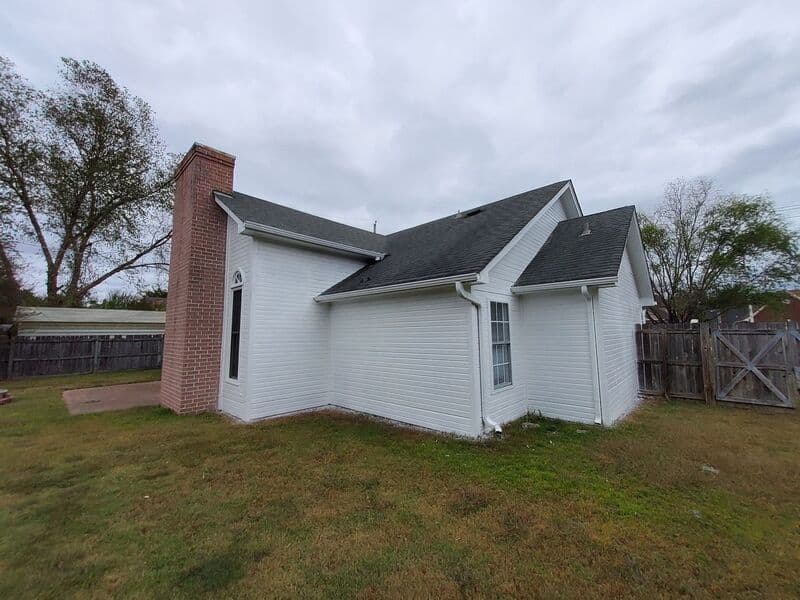 Cordova House: 647 S Sanga Rd