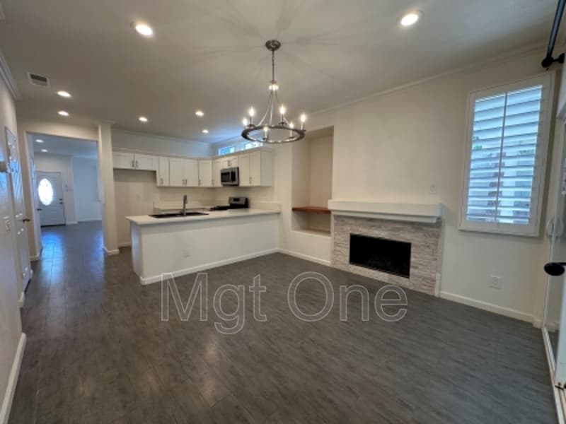 Corona House: 3491 Redport Drive