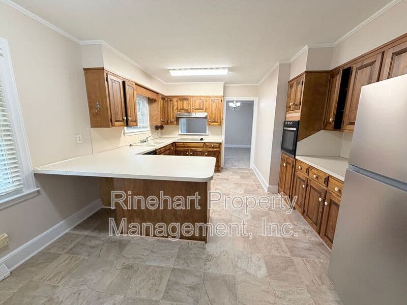 Rock Hill House: 274 Twin Lakes Road