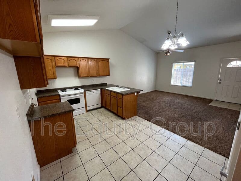 Visalia Condo: 1323 South Crowe Street