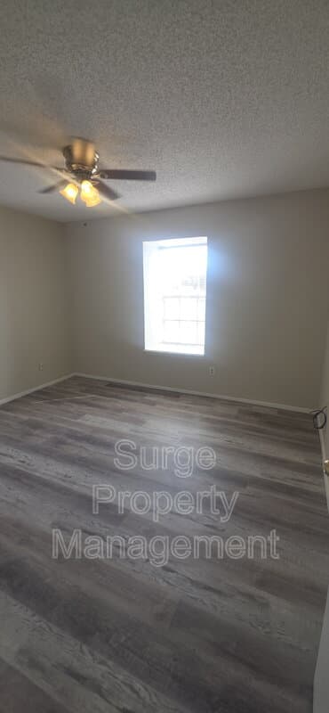 Benbrook Condo: 237 Vista Way