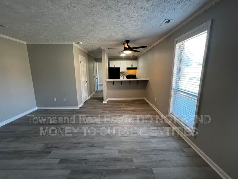 Fayetteville House: 5858-B Century Oaks Drive