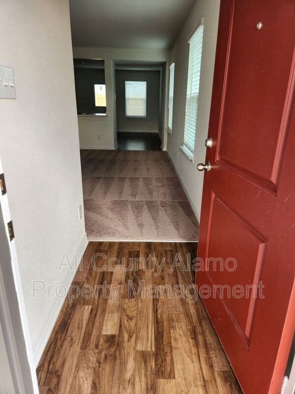 San Antonio House: 9310 Platte Pl