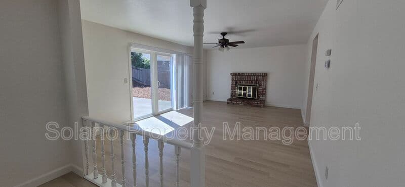 Fairfield House: 5023 Oakbrook Cir
