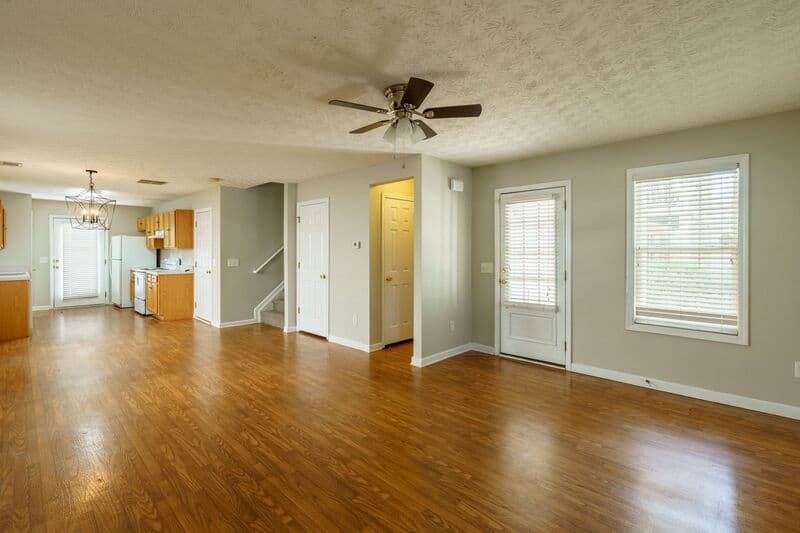 Athens House: 321 Samuel Clemens Way