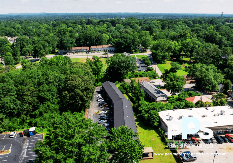 Carrollton House: 1126 Maple St