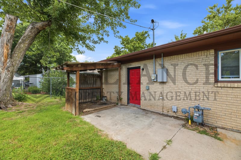 Wichita House: 9923 West Binter Lane