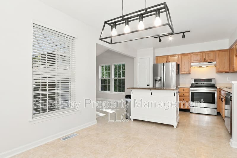 Burlington Townhome: 15 Guilford Place