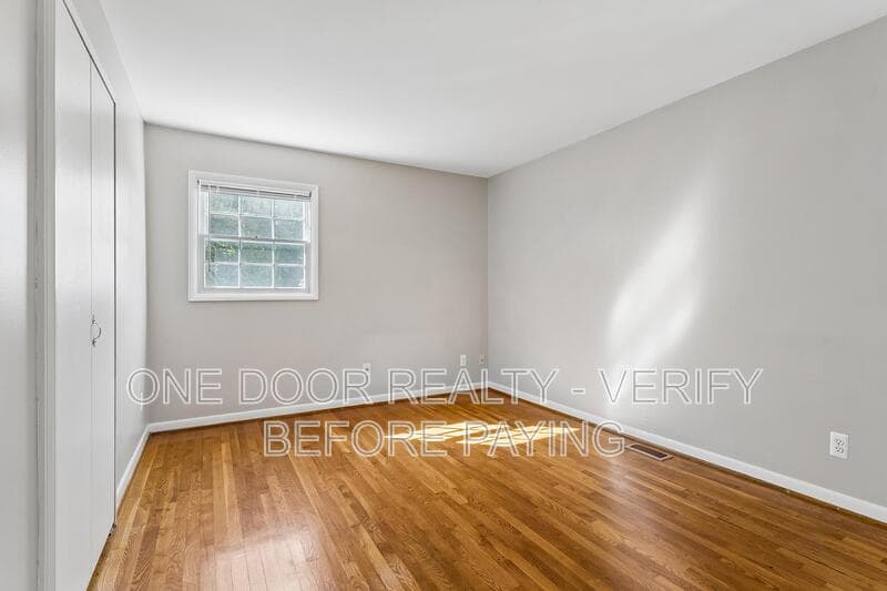 Williamsburg House: 115 King Henry Way