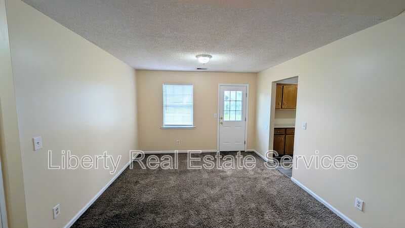 Hinesville House: 1460 Flo Zechman Dr